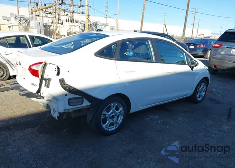 2015 Ford Fiesta Se z USA, uszkodzony, nr VIN 3FADP4BJ4FM190634